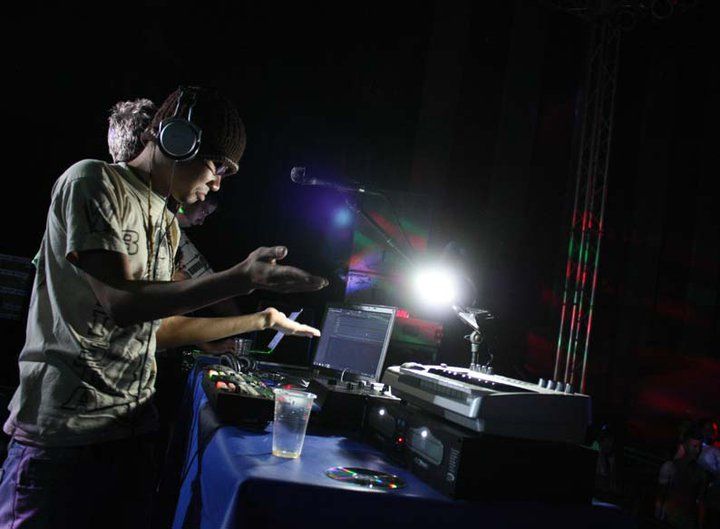 Thellus_West Side DJs 03-01-2011 (71).jpg